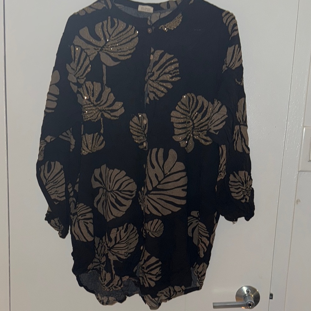 Black and Tan Boxy Blouse with Mandarin Collar